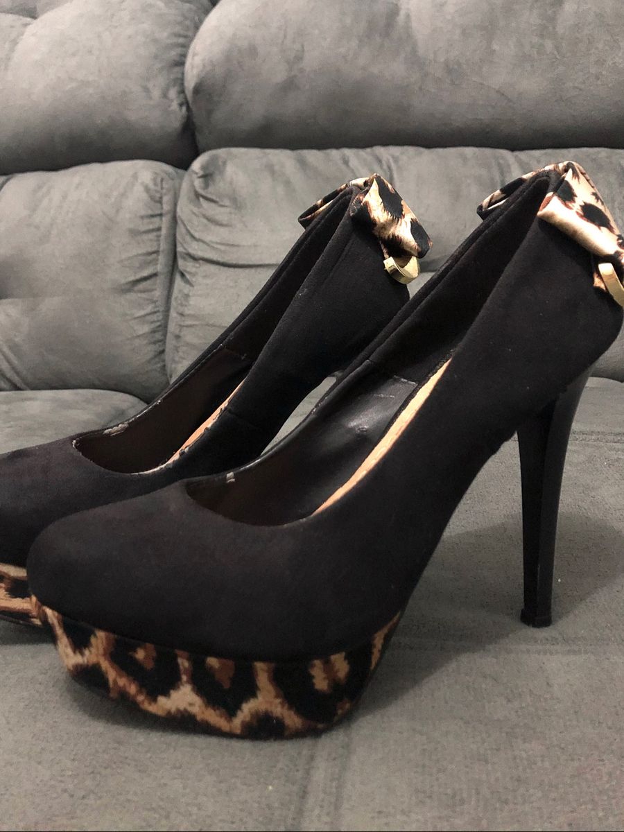 sandalia fechada meia pata