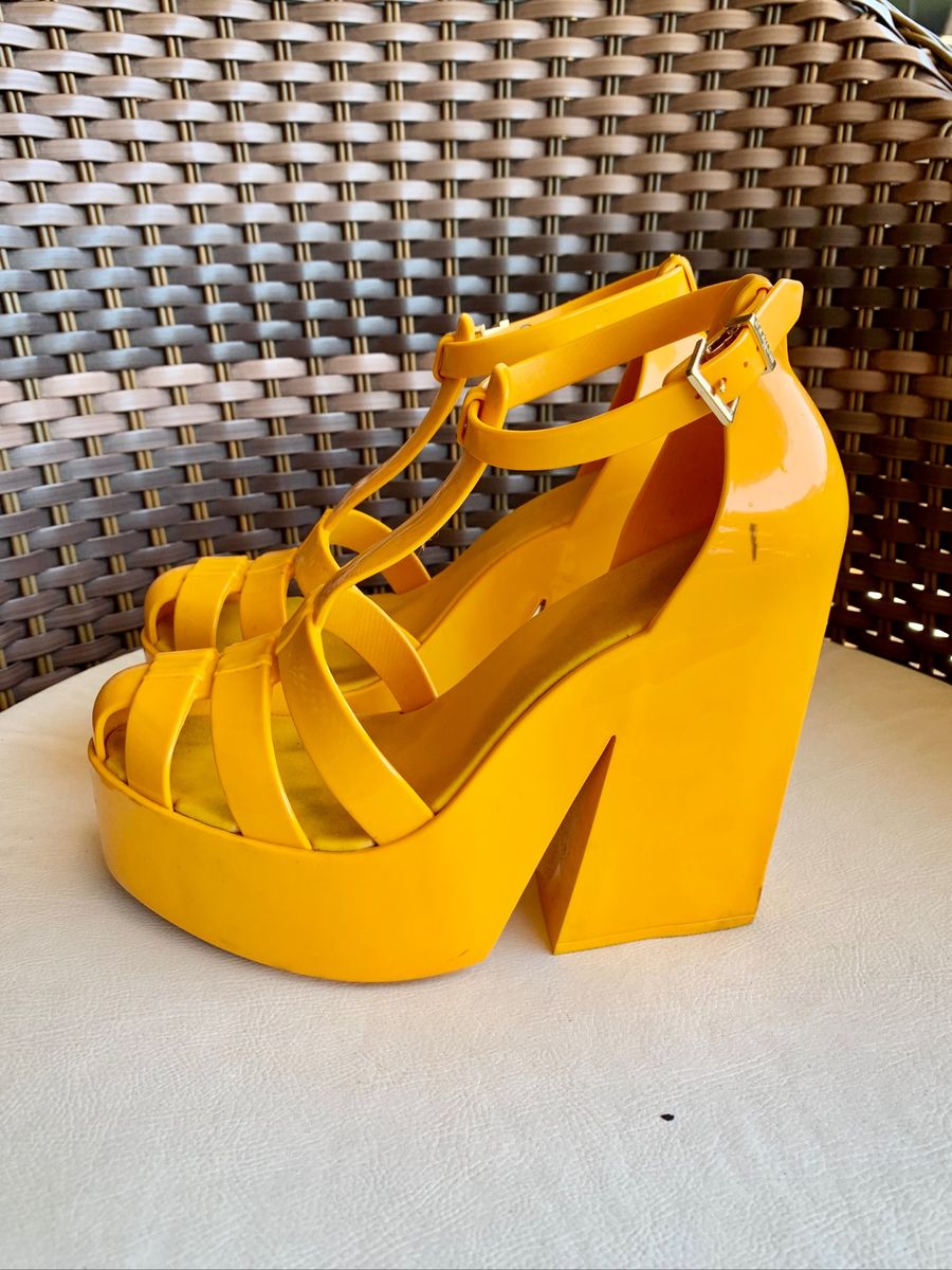 tenis melissa amarelo