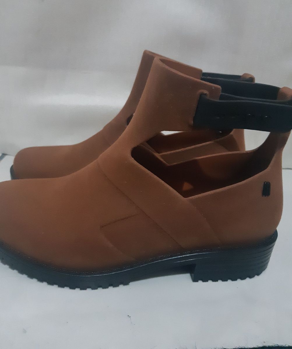 botinha melissa marrom