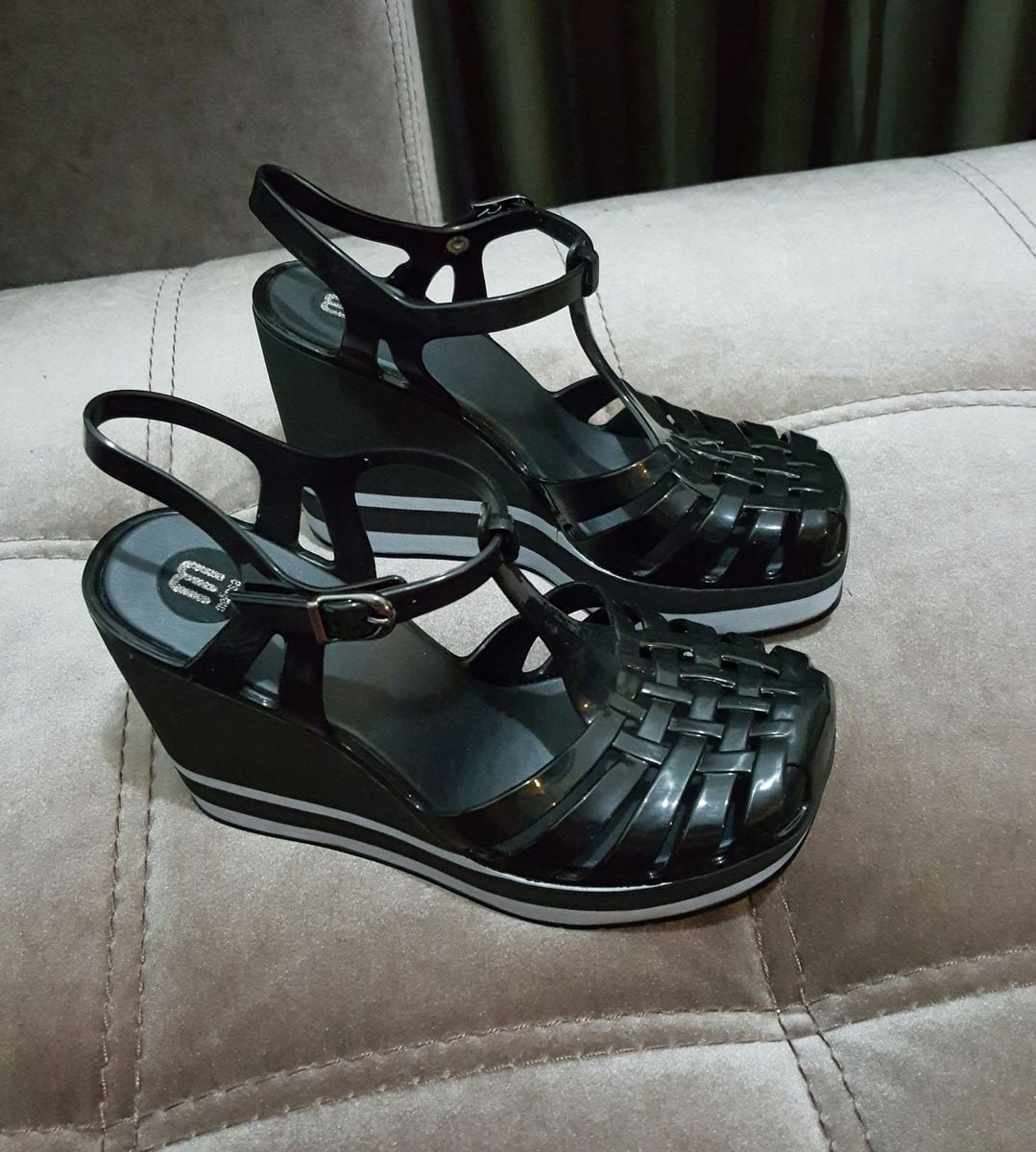 sandalia melissa aranha