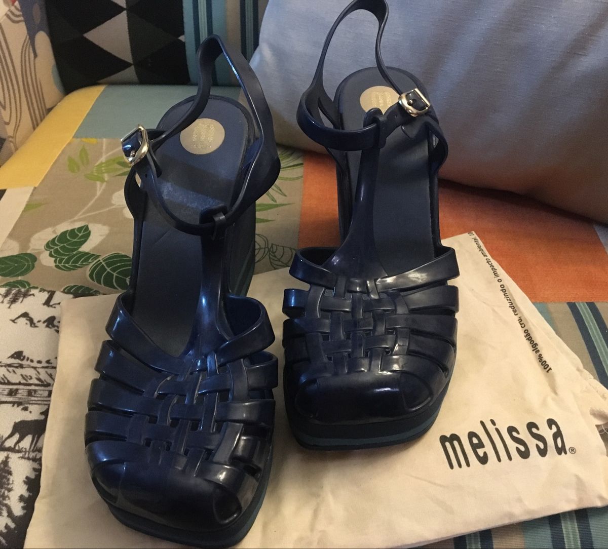 melissa aranha salto alto