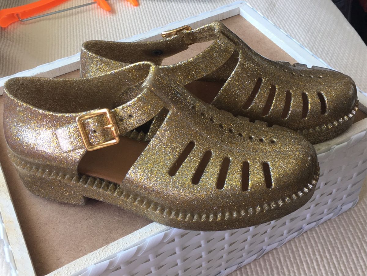 sandalia melissa dourada