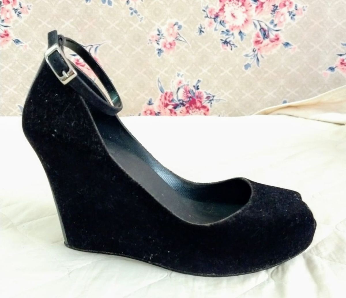sapato de veludo preto