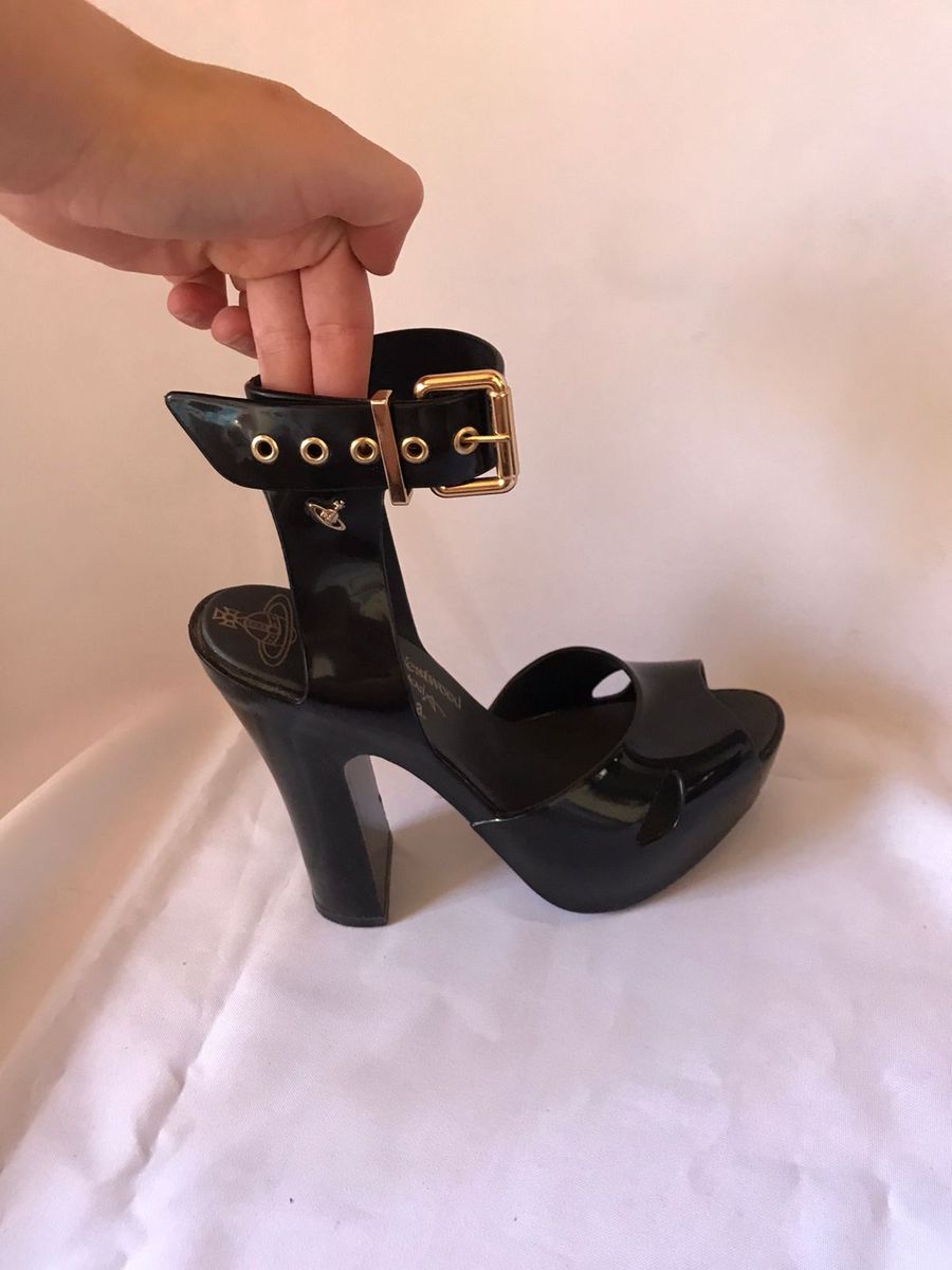 Melissa deals slave sandal