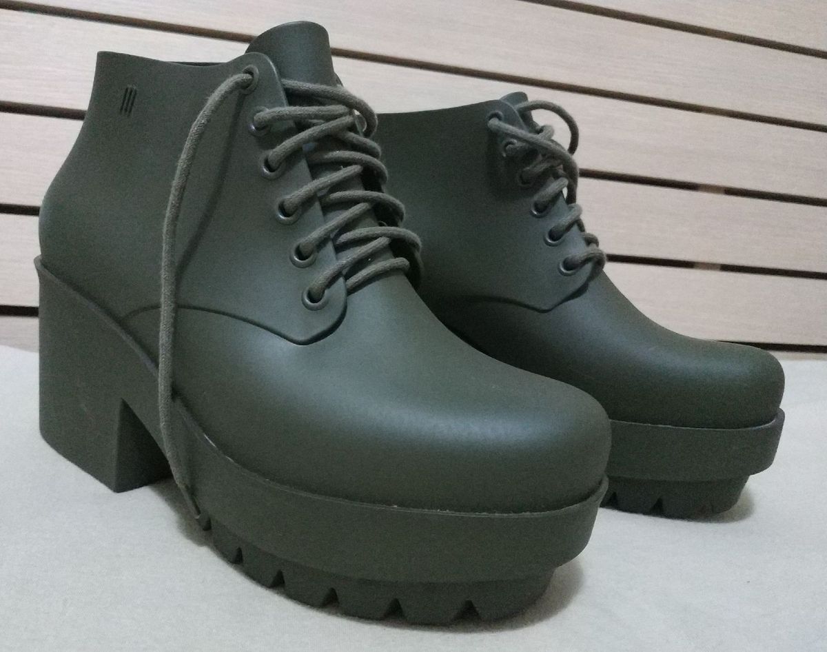 bota melissa verde militar