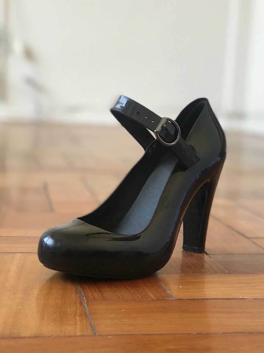 melissa boneca salto