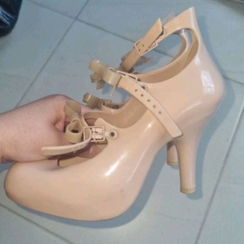 Melissa Three Straps Elevated + Vivienne Westwood 36 | Sapato