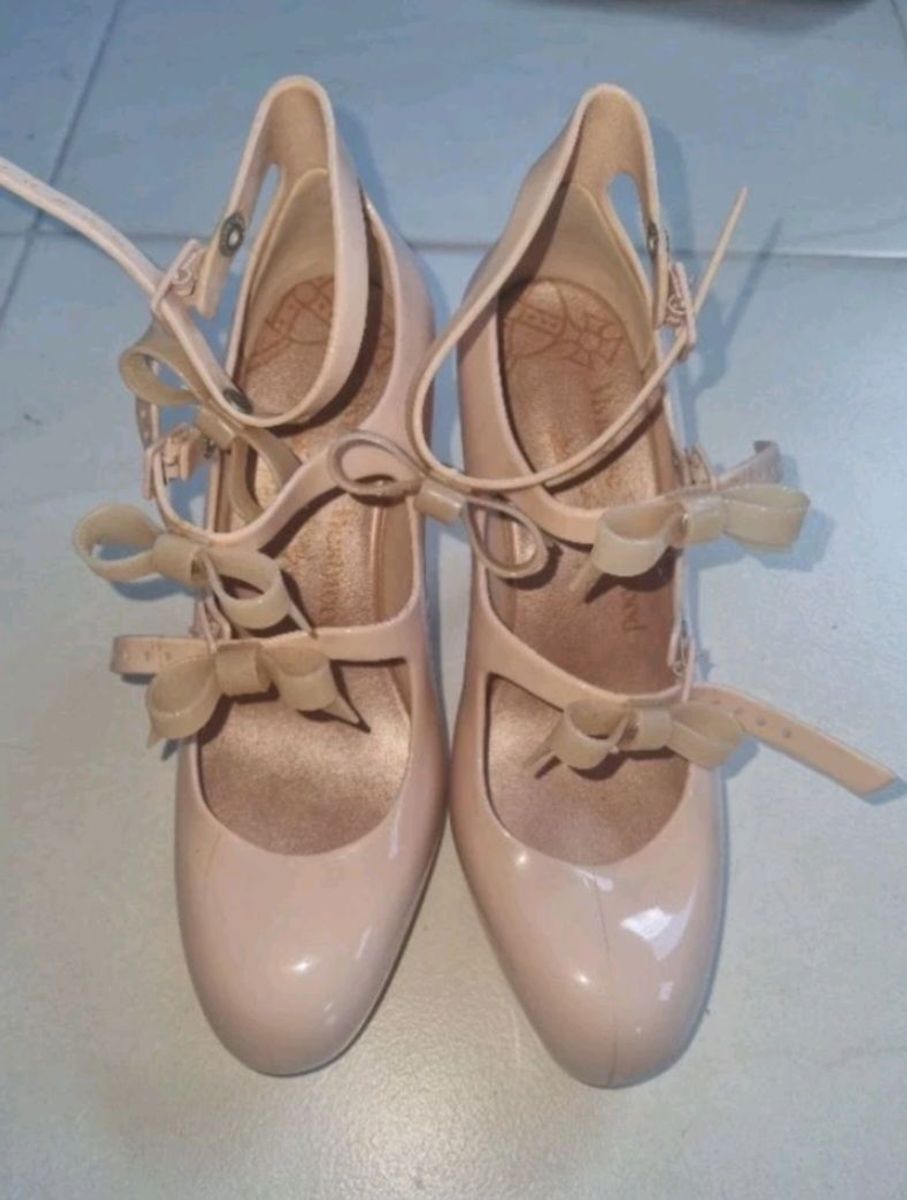 Melissa Three Straps Elevated + Vivienne Westwood 36 | Sapato
