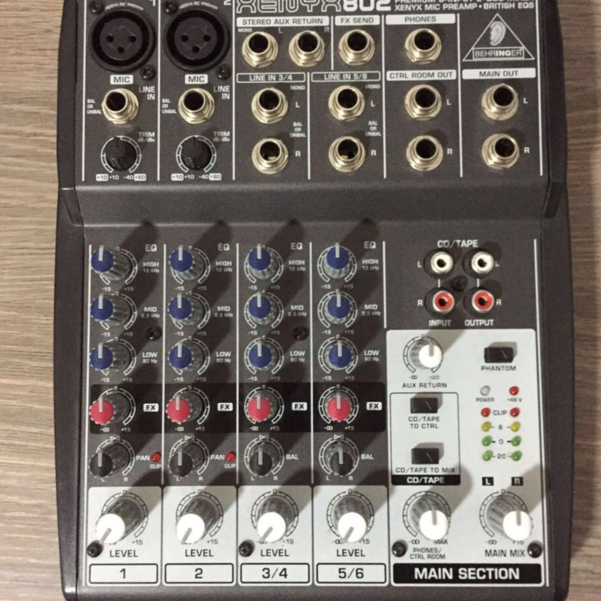 Mesa de Som Behringer Xenyx 802 Mixer | Item Info & Eletro Boehringer