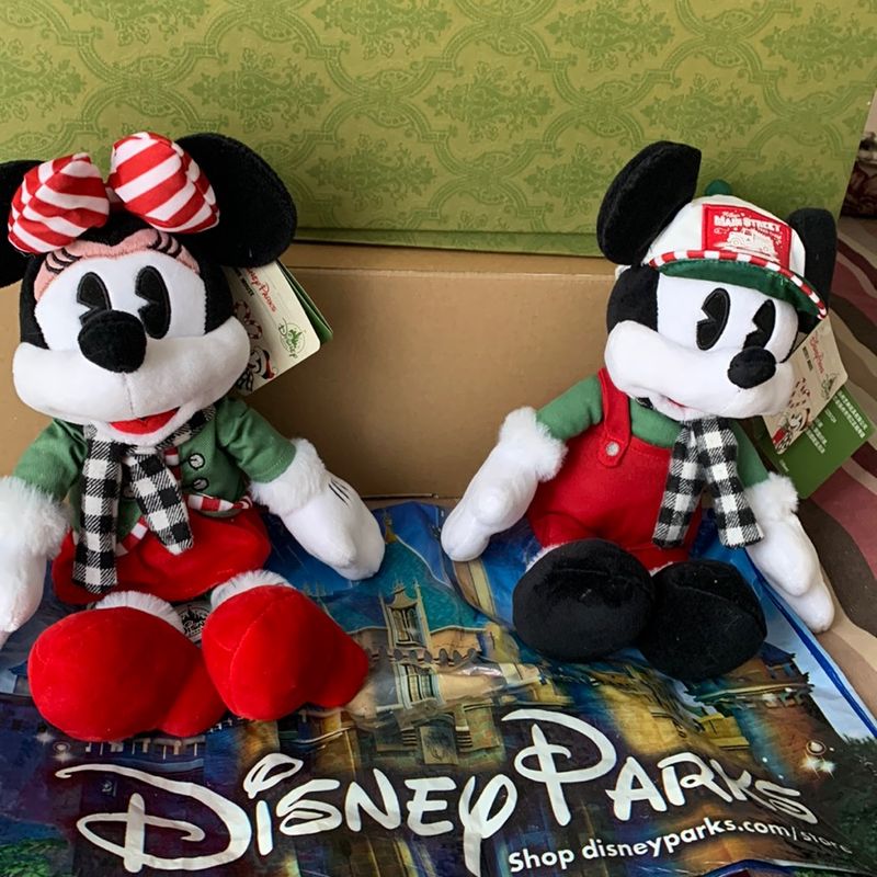 Minnie mouse hot sale christmas plush