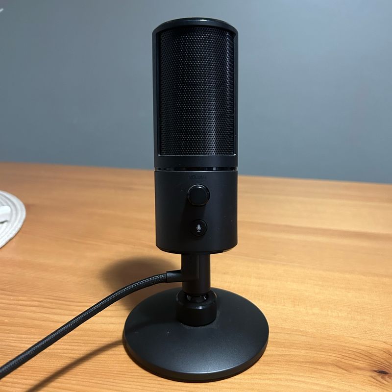 Microfone Razer Seiren X Condensador Supercardióide Cor Classic