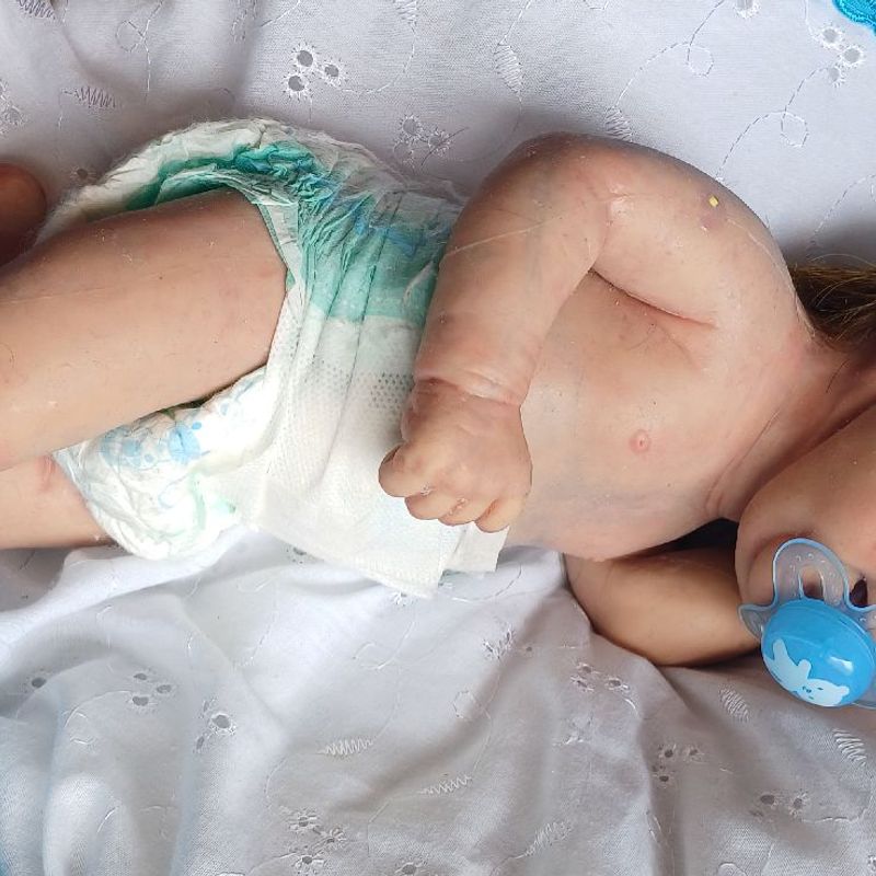 Mini Bebê Reborn Realista Silicone Sólido 18 Cm Menino