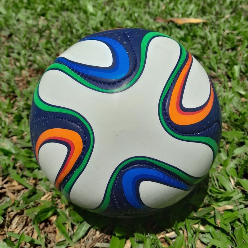 Mini Bola Brazuca Copa 2014  Item p/ Esporte e Outdoor Adidas
