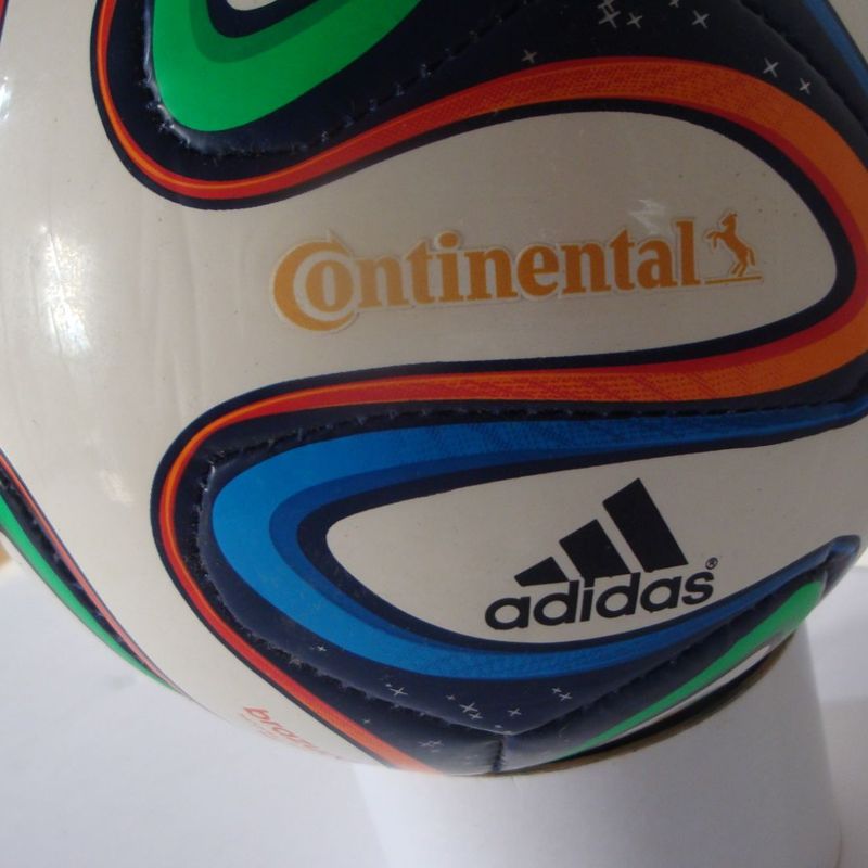 Mini Bola Brazuca Adidas Copa do Mundo 2014 No Brasil Size 3