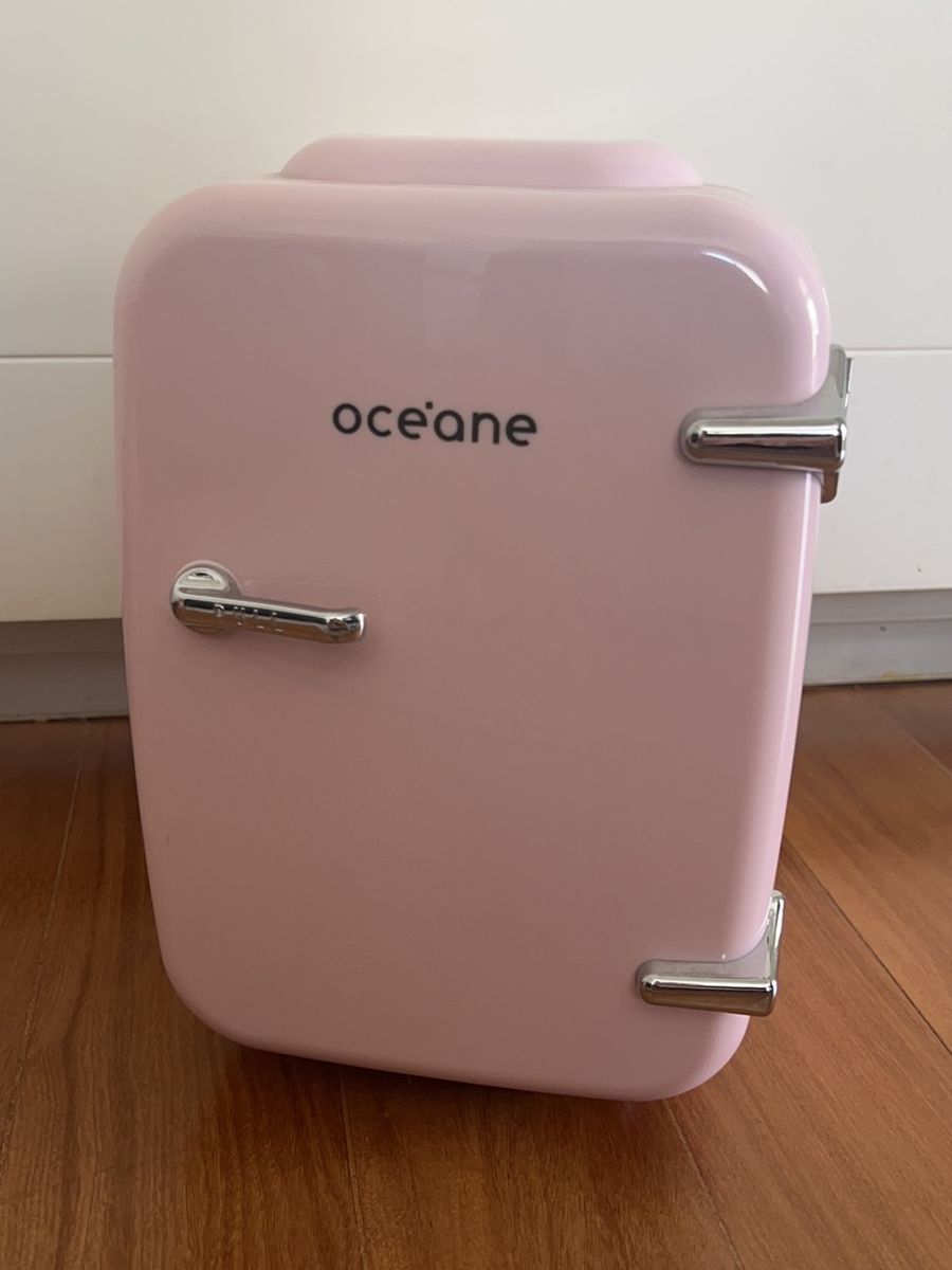 Mini Geladeira Rosa Skincare Fridge 4l Cosmético Feminino Oceane