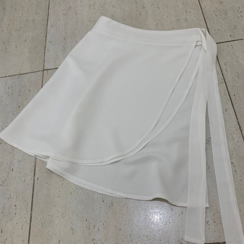 Mini Saia Branca Ideal Como Saída de Moda Praia