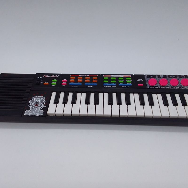 Pianinho da TM. Bem anos 90.