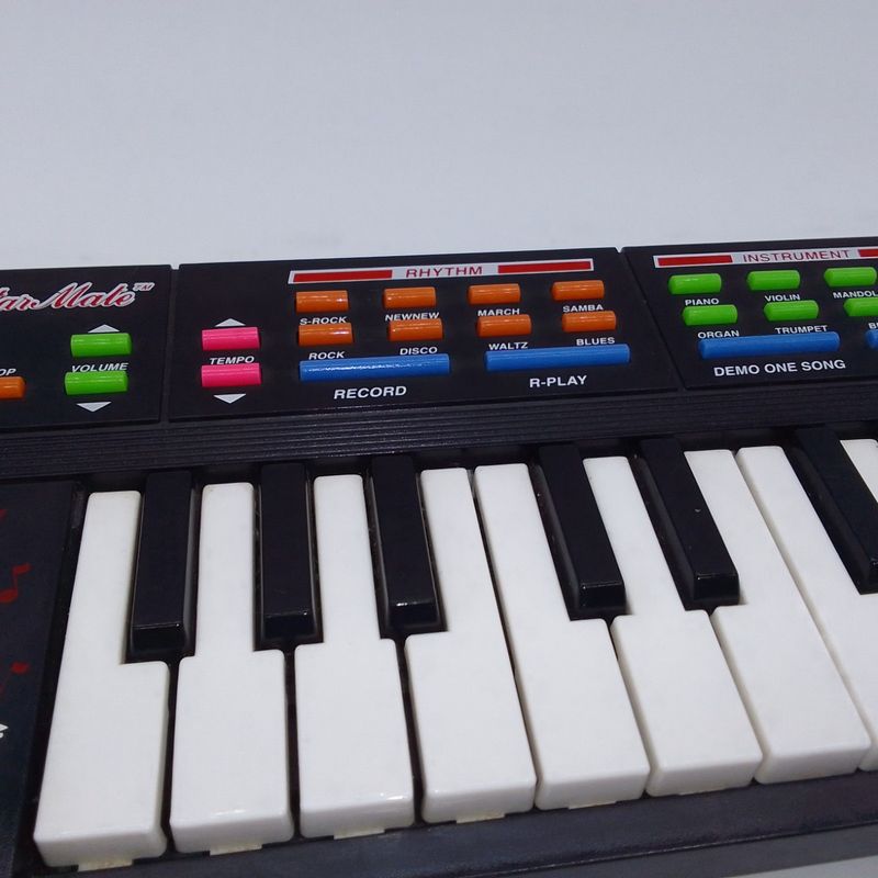 Pianinho da TM. Bem anos 90.