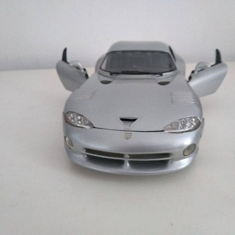 ミニカー Maisto DODGE VIPER 1/18 Miniatura Dodge Viper 1/18 | Maisto Usado 102169218 | enjoei