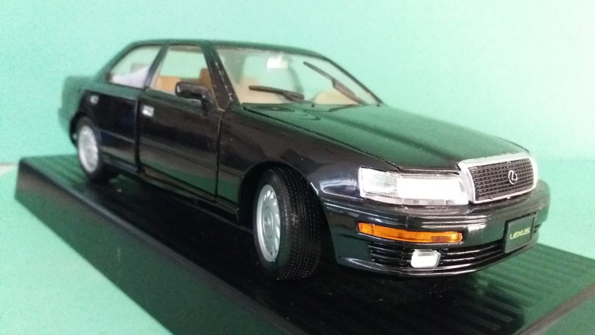 Miniatura em Metal Lexus Ls 400 1989 - Road Thoug | Road Thoug