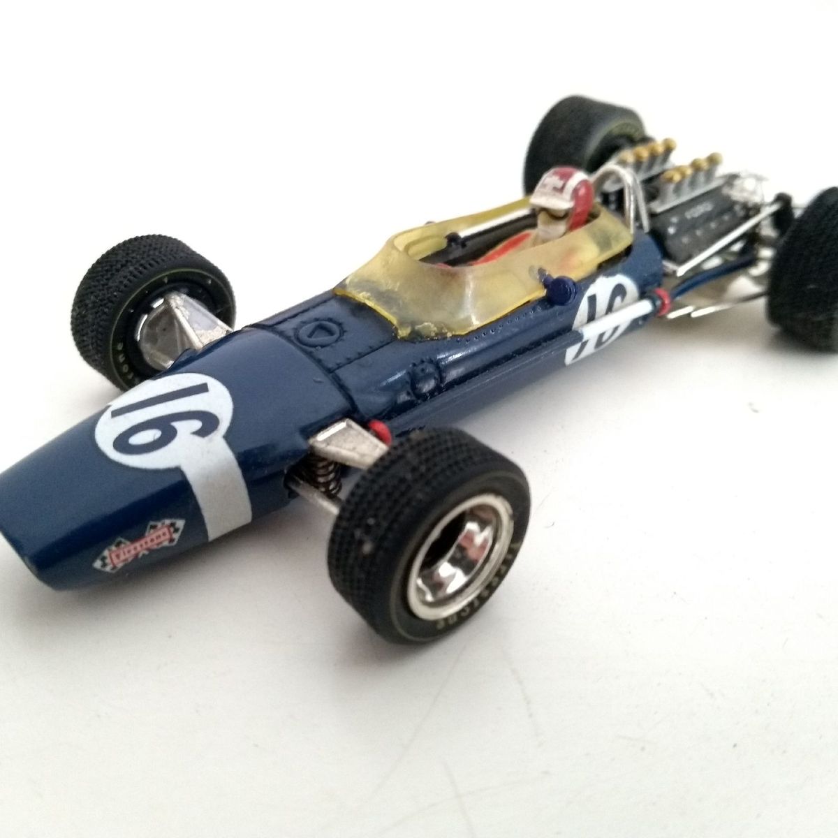 Miniature Quartzo Ferrari 500F2 1/43 - Giuseppe Farina 1953 - F1 - Excellent état