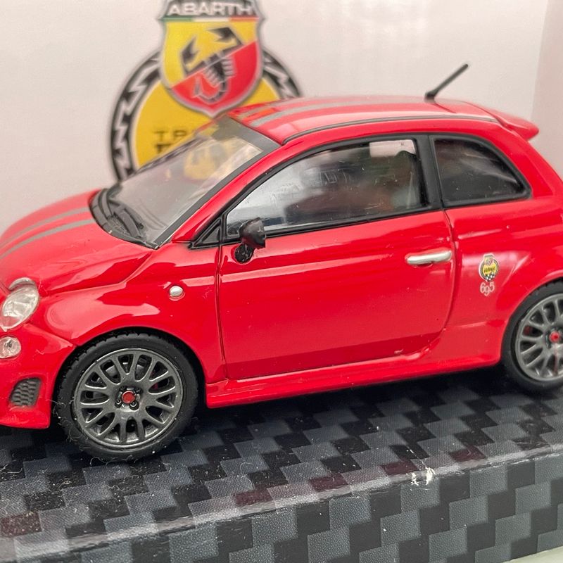 Miniatura Fiat 500 Abarth Tributo Ferrari 695 | Produto Vintage e