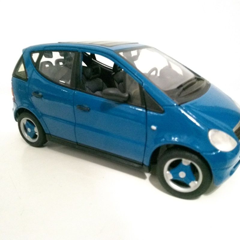 Miniatura Mercedes Benz Classe a 1/18 | Mercedes Benz Usado