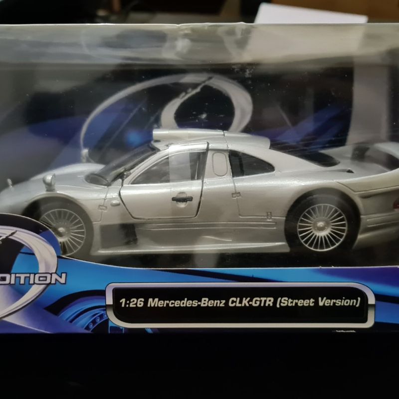 Miniatura Mercedes--Benz Clk-Gtr (Street Version) 1:26 Maisto