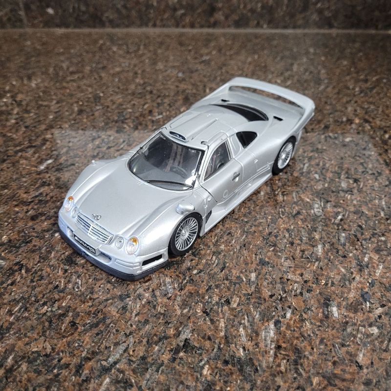 1/26 マイストメルセデス CLK-GTR Miniatura Mercedez-Benz Clk-Gtr 1:26 | Maisto Usado 112257756 | enjoei