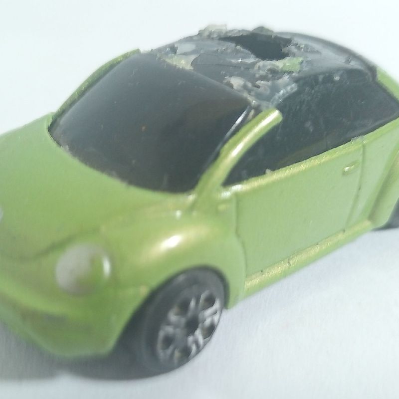 Miniatura Volkswagen New Beetle | Maisto Usado 111959931