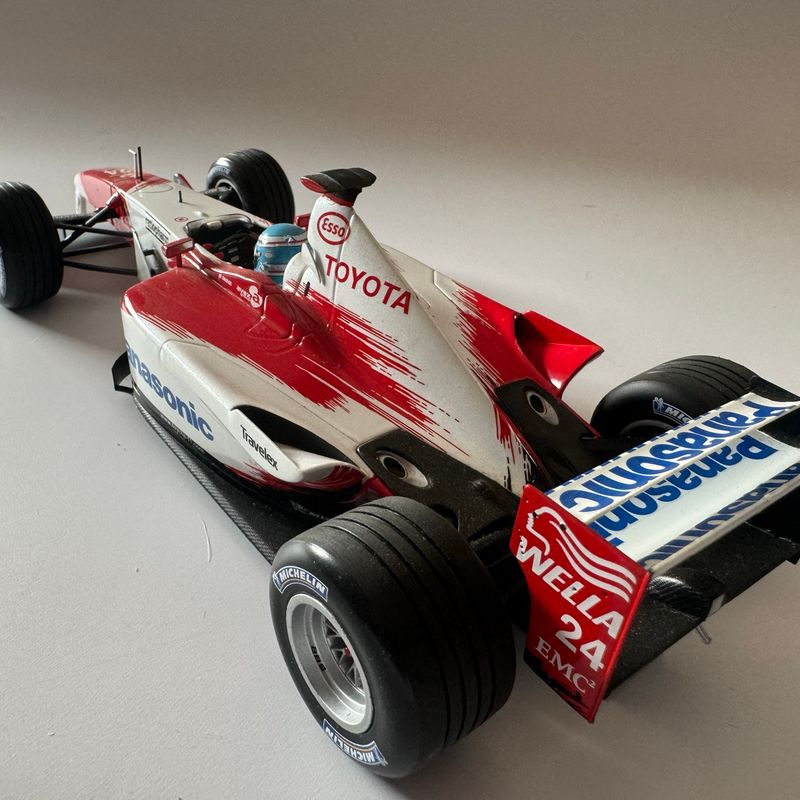 Minichamps F1 1/18: Toyota Racing Tf102 2002 M. Salo. | Minichamps