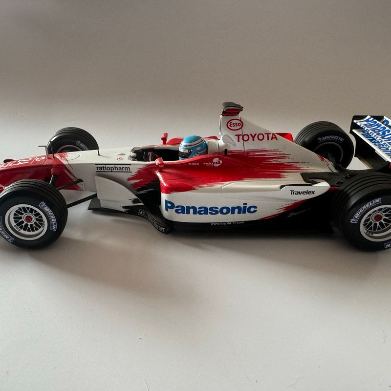 Minichamps F1 1/18: Toyota Racing Tf102 2002 M. Salo. | Minichamps