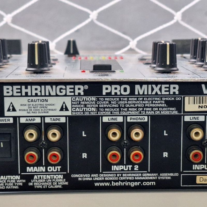 Mixer Behringer Pro Mixer Vmx100 | Behringer Usado 100093825 | enjoei