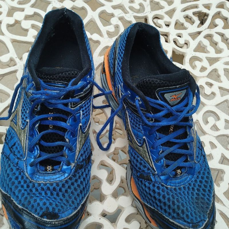 Olx sepatu clearance mizuno