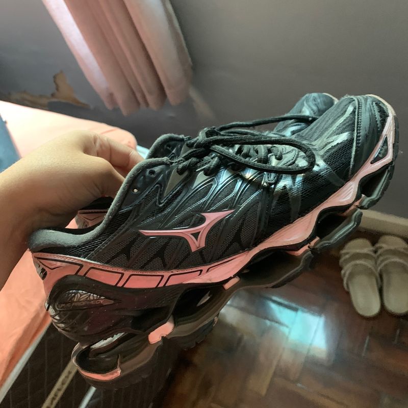 Mizuno wave prophecy 2024 7 preto e rosa