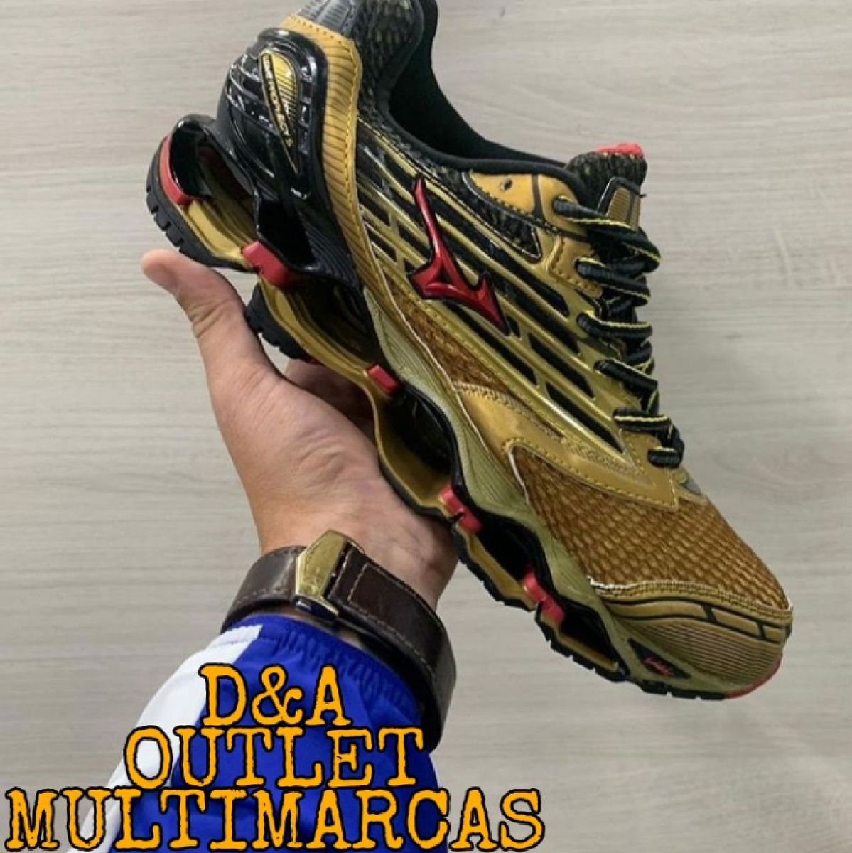 Pro 5 2025 mizuno dourado