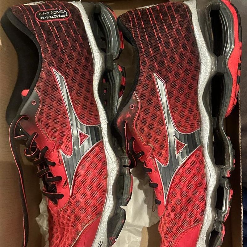 Mizuno wave prophecy outlet 4 preto e vermelho