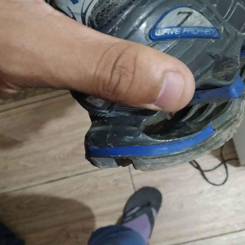 Mizuno com hot sale mola atrás