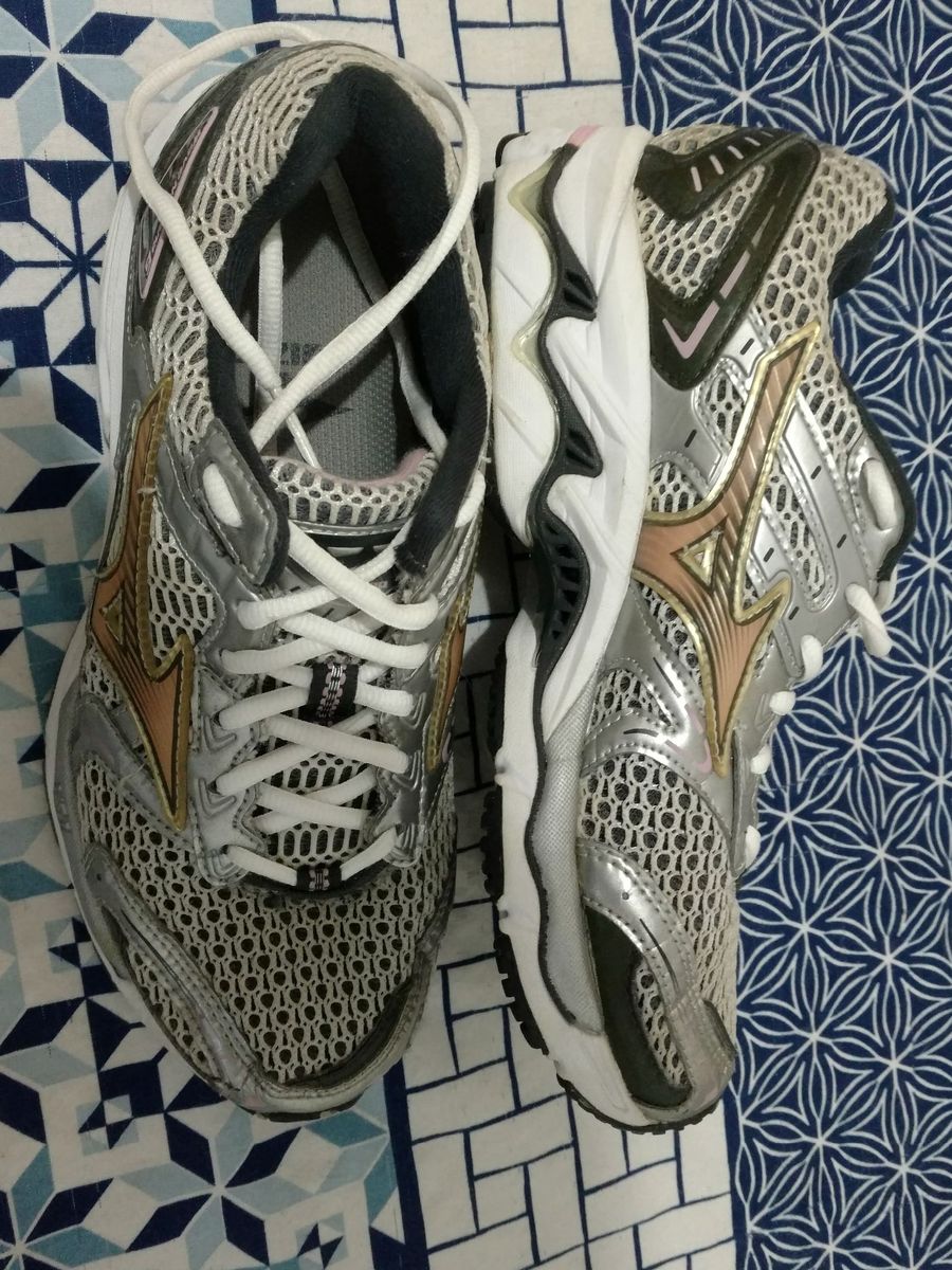 mizuno wave nirvana 5