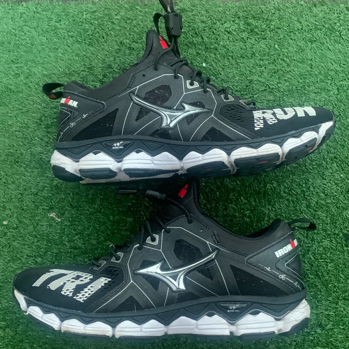 Mizuno wave store sky 2 tri