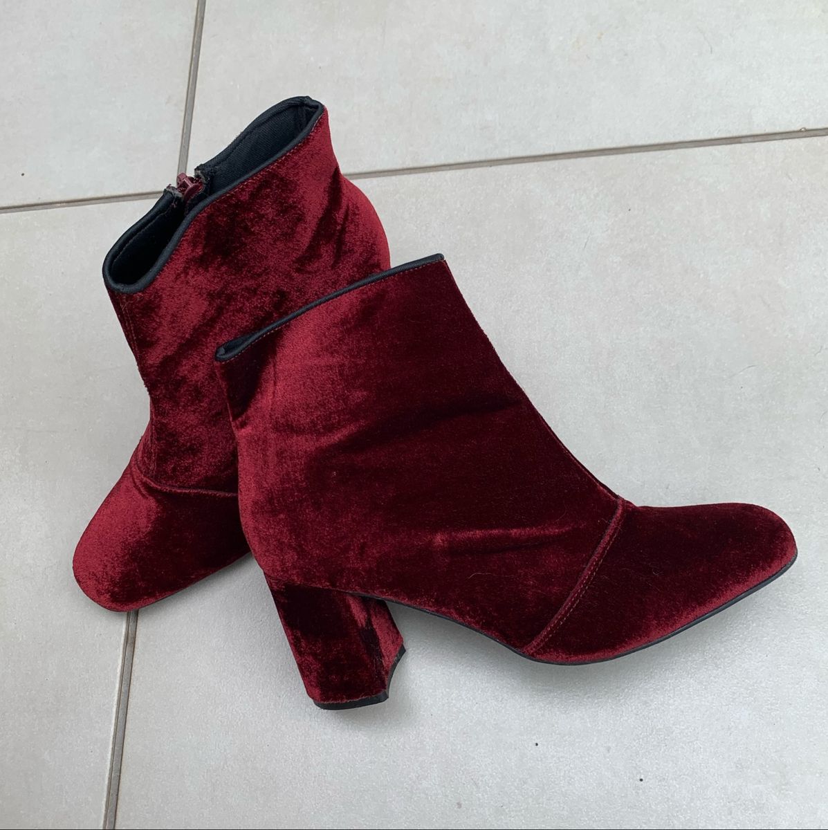 bota veludo vermelha