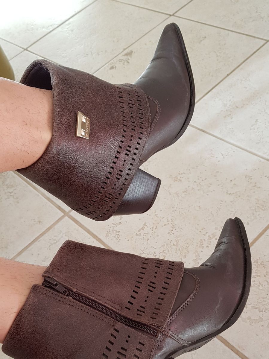 bota cano curto salto baixo bottero
