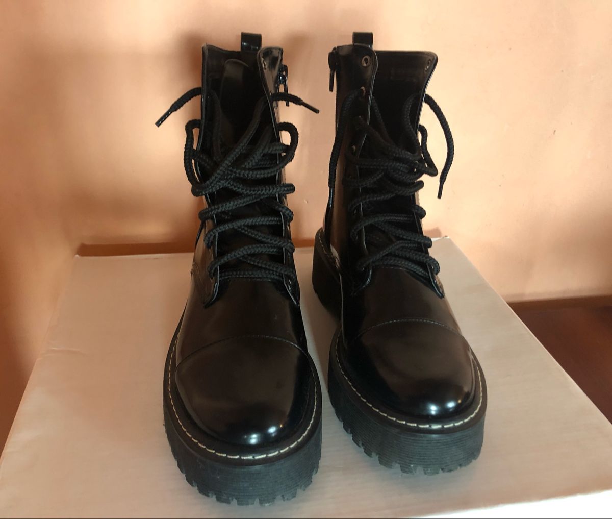 coturno tipo dr martens