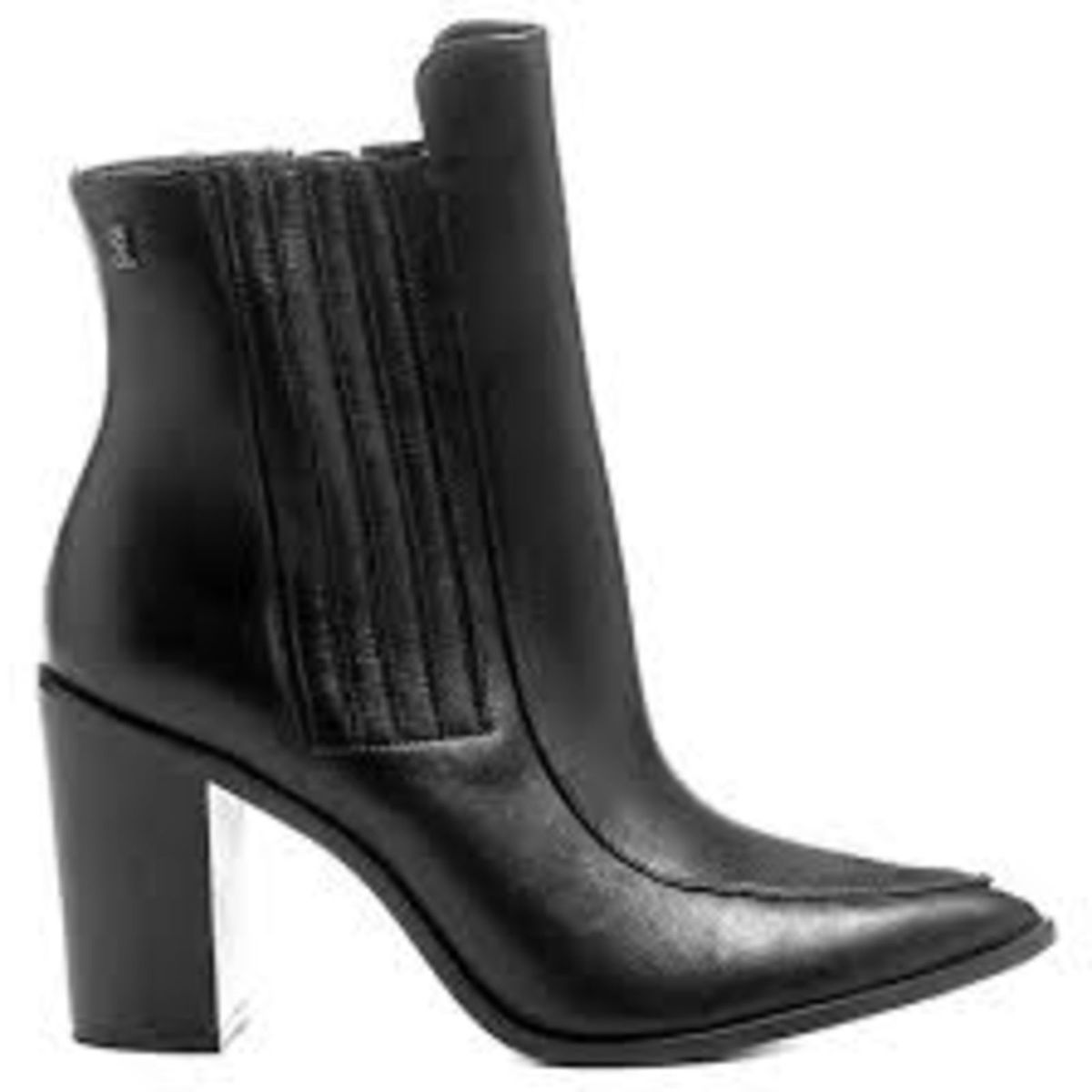 bota preta bico fino salto grosso