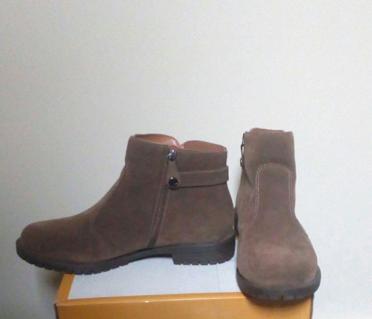 bota cano curto vizzano camurça