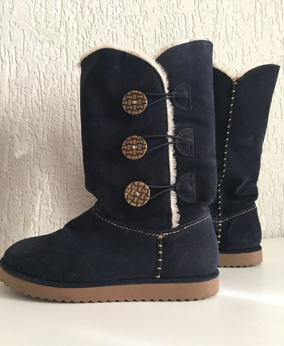 bota peluciada preta