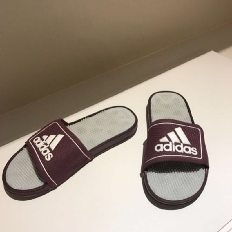 chinelo adidas vinho