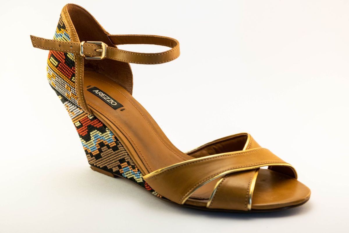 sandália plataforma da arezzo