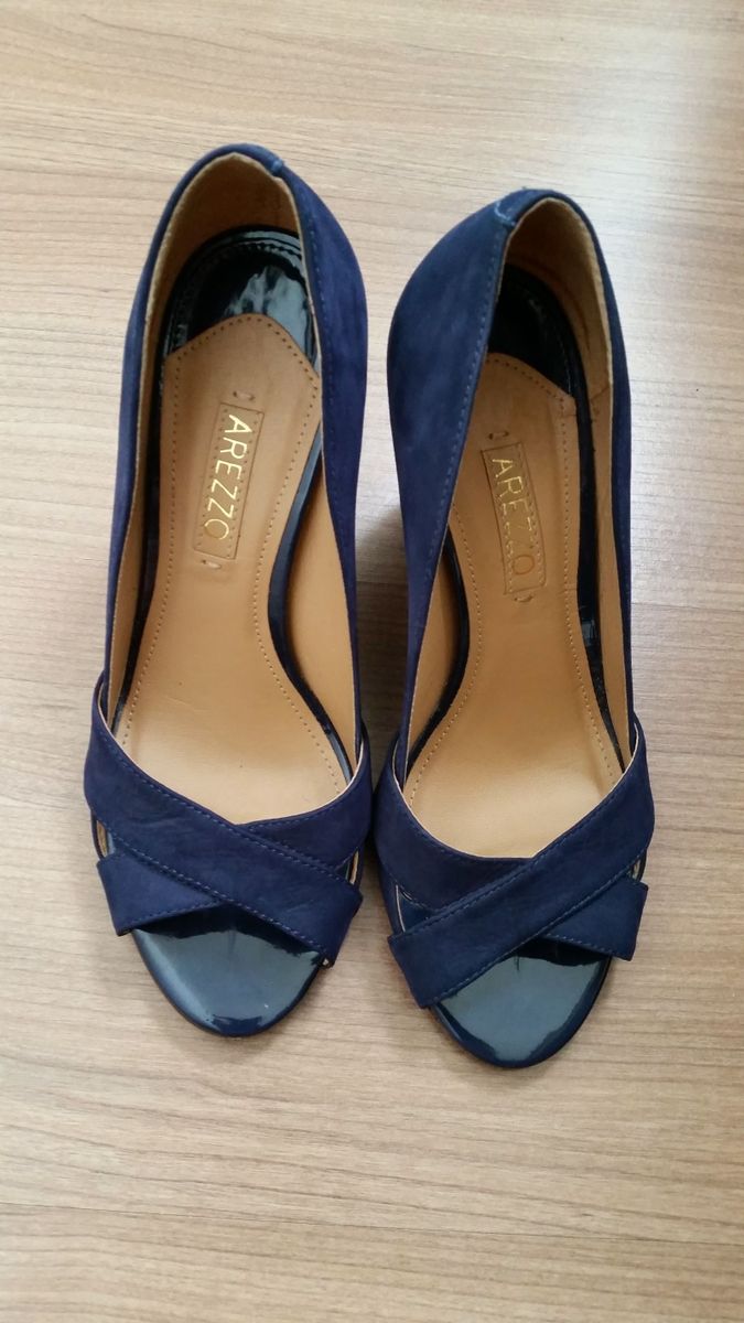 sandalia azul marinho arezzo