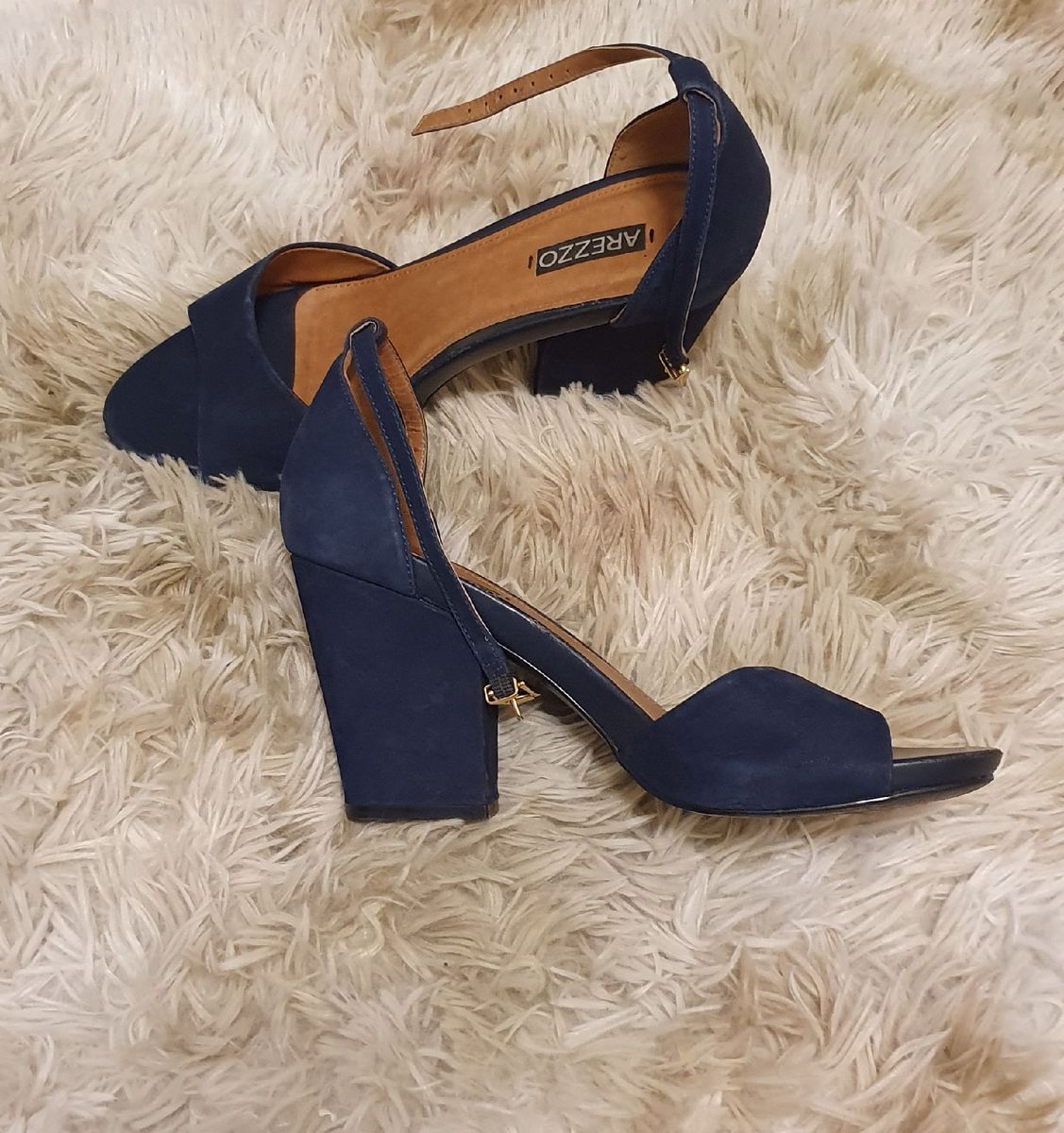 sandalia azul marinho arezzo
